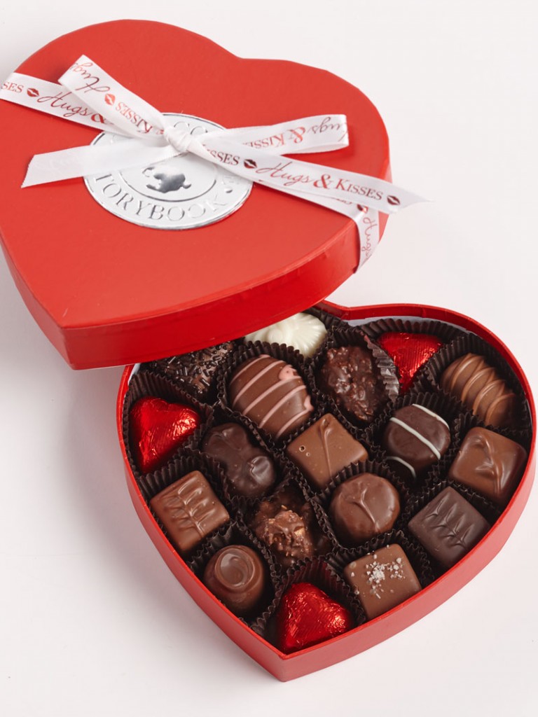 Red-heart-with-ribbon-small